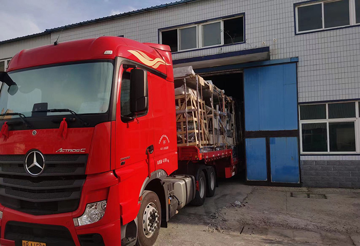 苕皮設(shè)備生產(chǎn)線發(fā)貨重慶，注意接貨啦