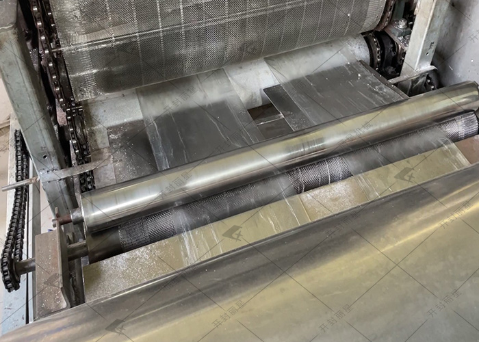 麗星全自動圓形粉皮機，日產(chǎn) 3 噸的專用設(shè)備